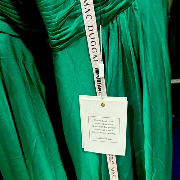 Mac Duggal Women’s Dress - Picture 5 of 5